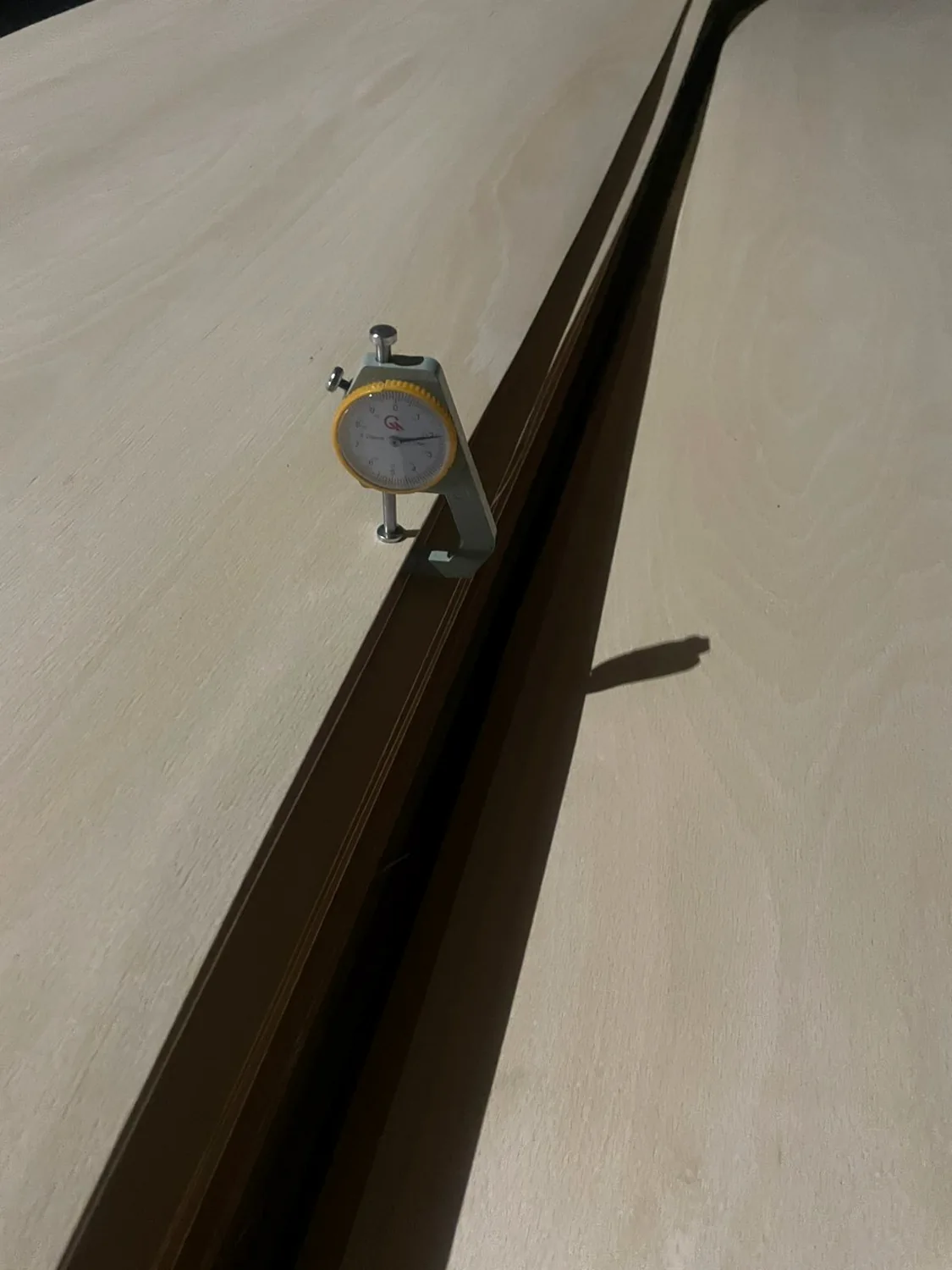 Sfogliato di faggio sulla linea di essiccazione